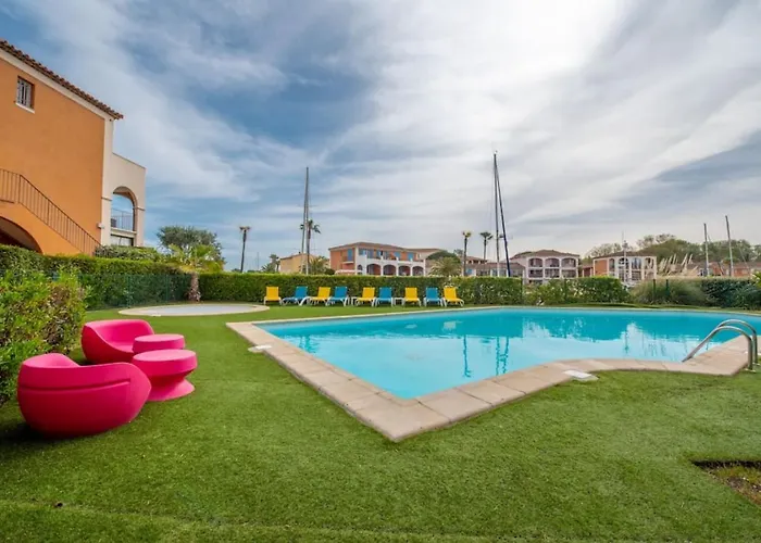 Phare Cocon Clim Vue Calme Terrasse شقة كوغولين